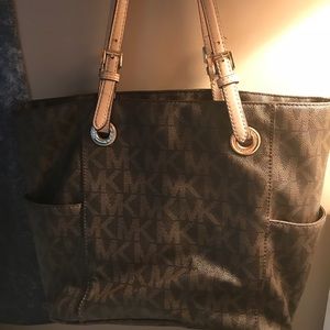 Micheal Kors handbag
